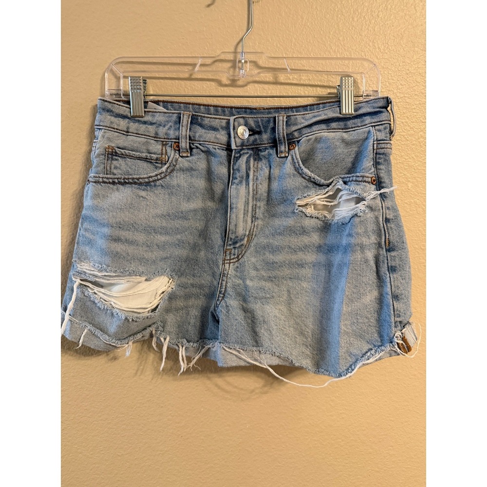 American Eagle Outfitters Mom Shorts Distressed Light Wash Denim Size 6